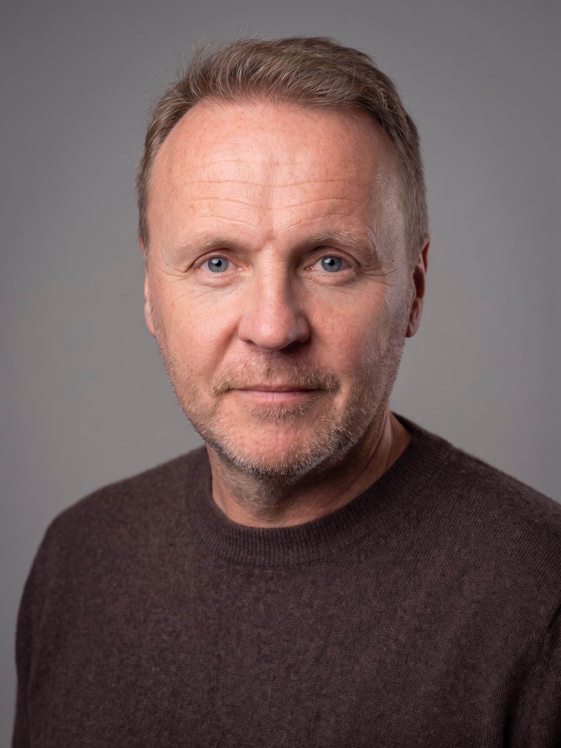 Kolbeinn (brún peysa)